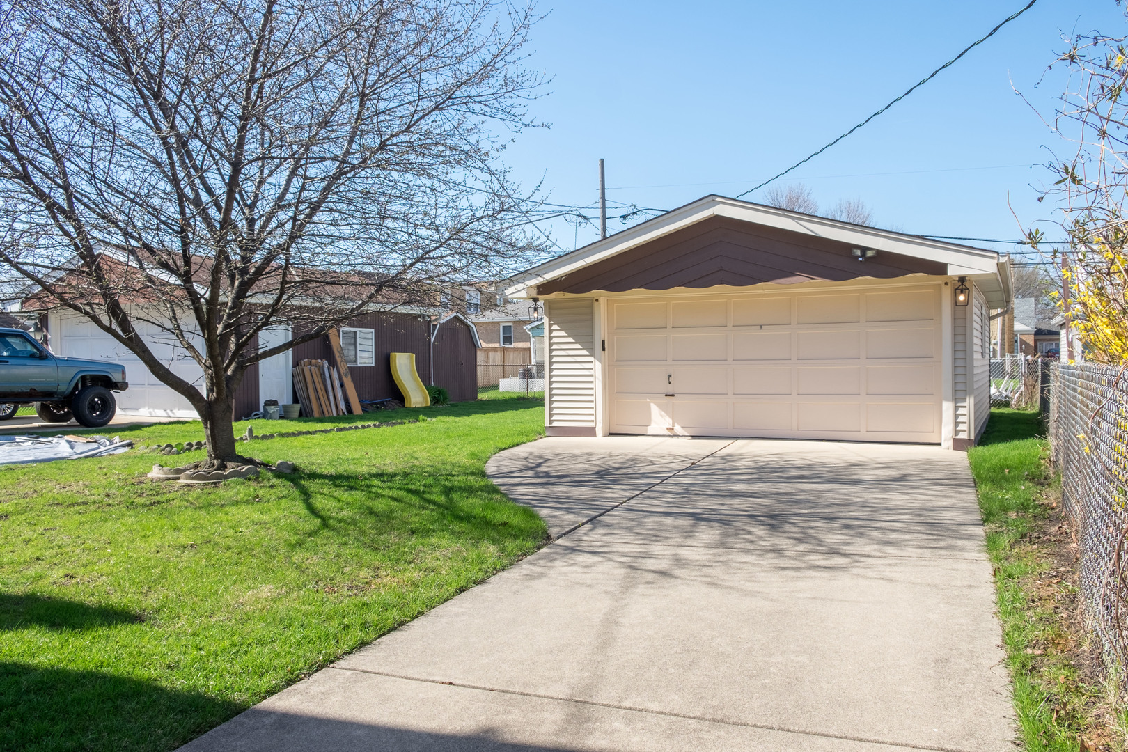 9016 West 23rd Street North Riverside, IL 60546 - Photo 6 of 49 a front view of house with yard