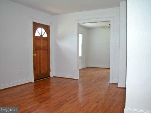 20442 Sparta Road Milford, VA 22514 - Photo 7 of 20 Living Room