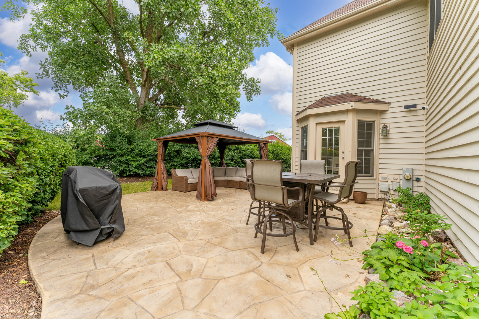 4308 Royal Windyne Court St. Charles, IL 60174 - Photo 37 of 47 a view of outdoor space yard and patio