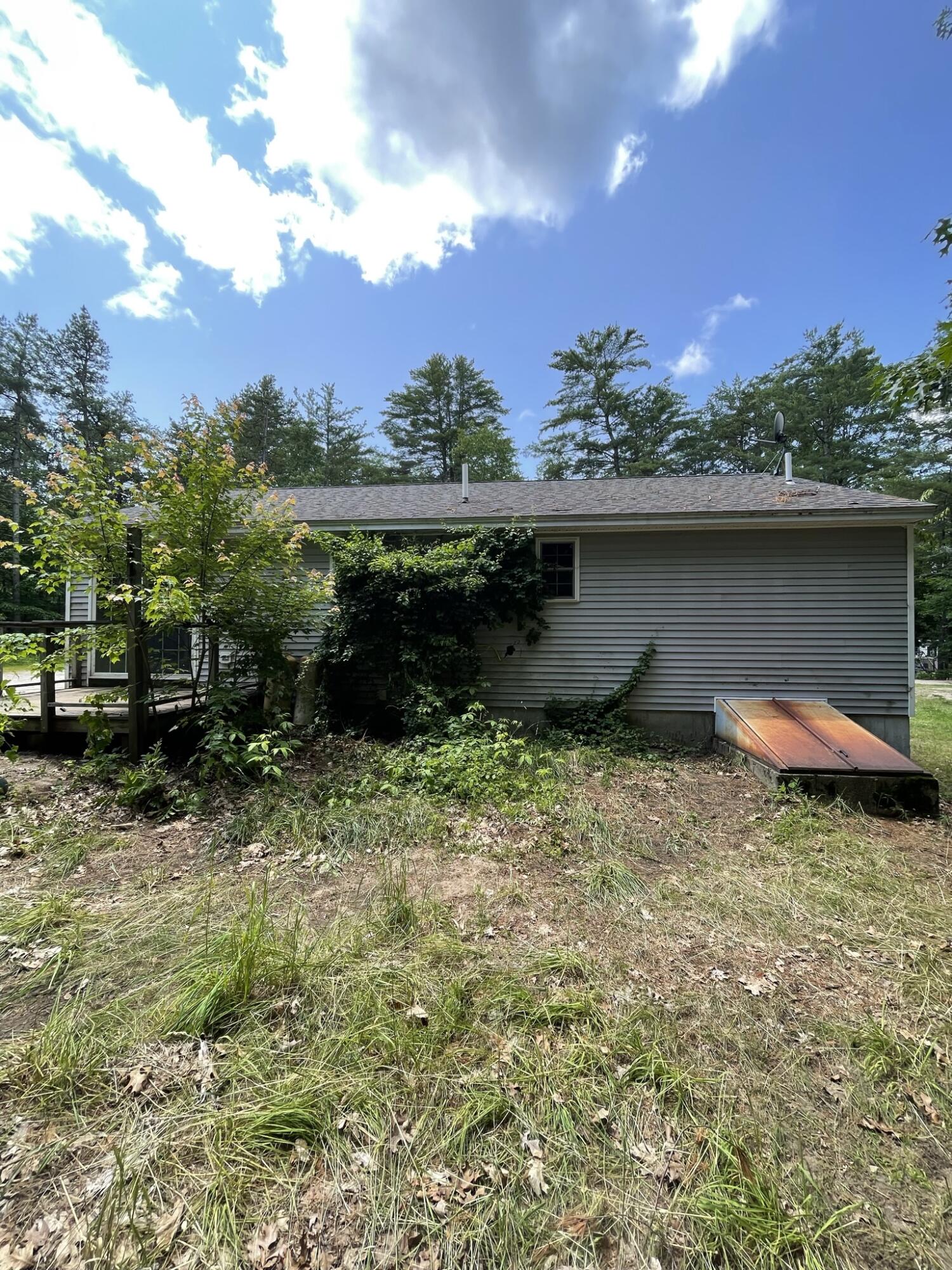 8 Reds Way Raymond, ME 04071 - Photo 18 of 19 Back Exterior