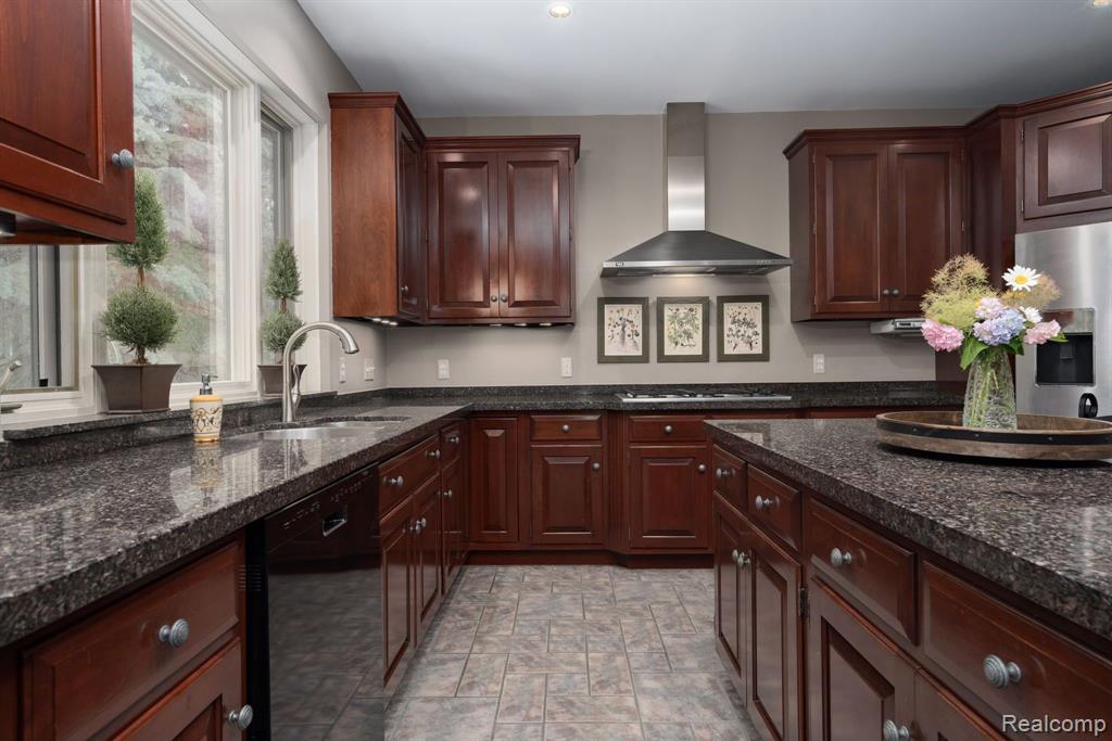 1870 Blue Grass Drive Rochester Hills, MI 48306 - Photo 12 of 58