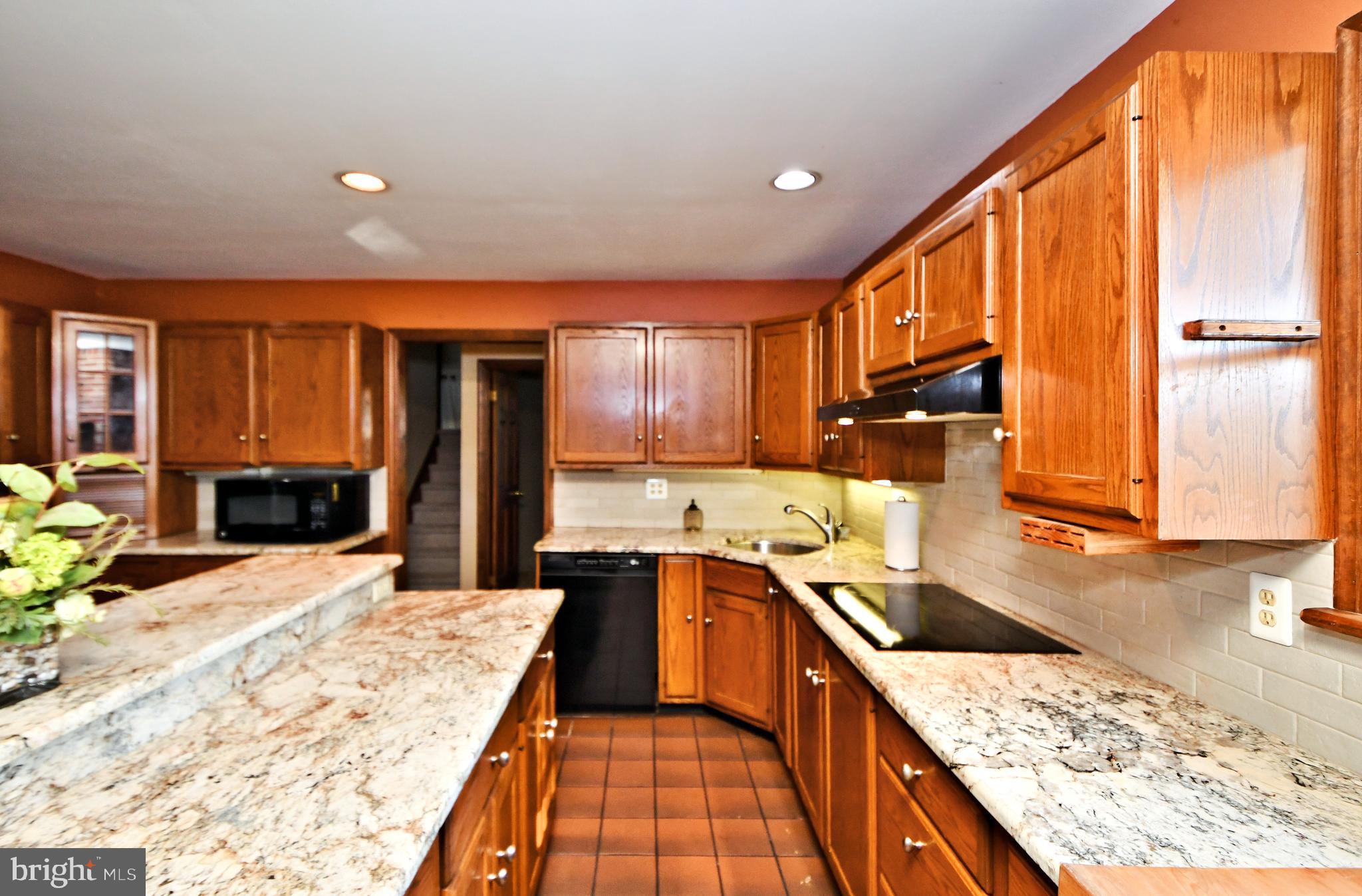 967 Edgewood Road Yardley, PA 19067 - Photo 11 of 62 Gallery Image 11