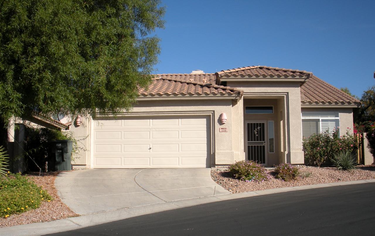 1238 East Presidio Road Phoenix, AZ 85022 - Photo 1 of 18 Front