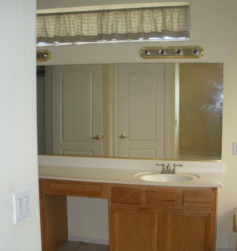 1238 East Presidio Road Phoenix, AZ 85022 - Photo 11 of 18 Master Bath