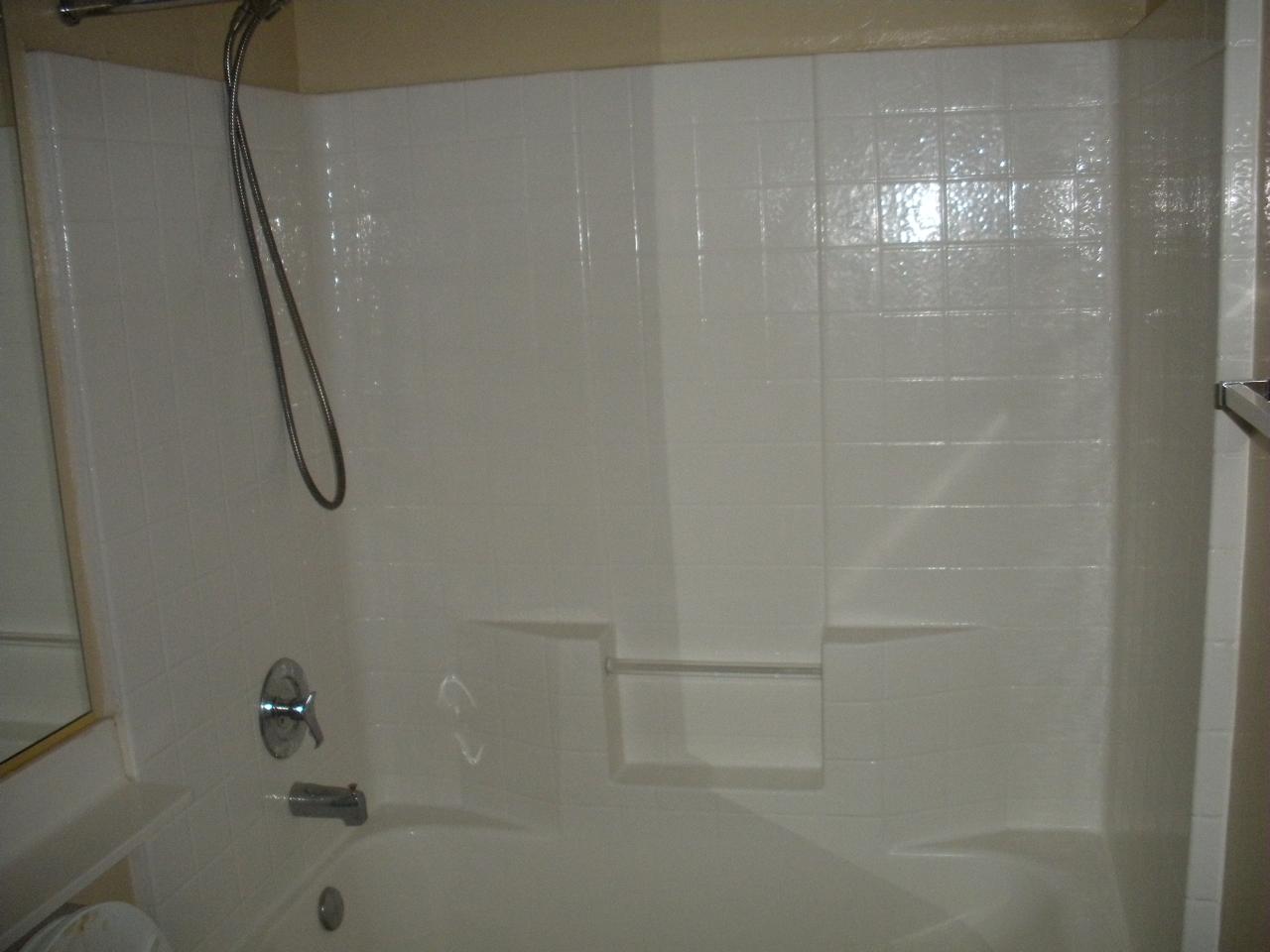 1238 East Presidio Road Phoenix, AZ 85022 - Photo 12 of 18 Bathroom