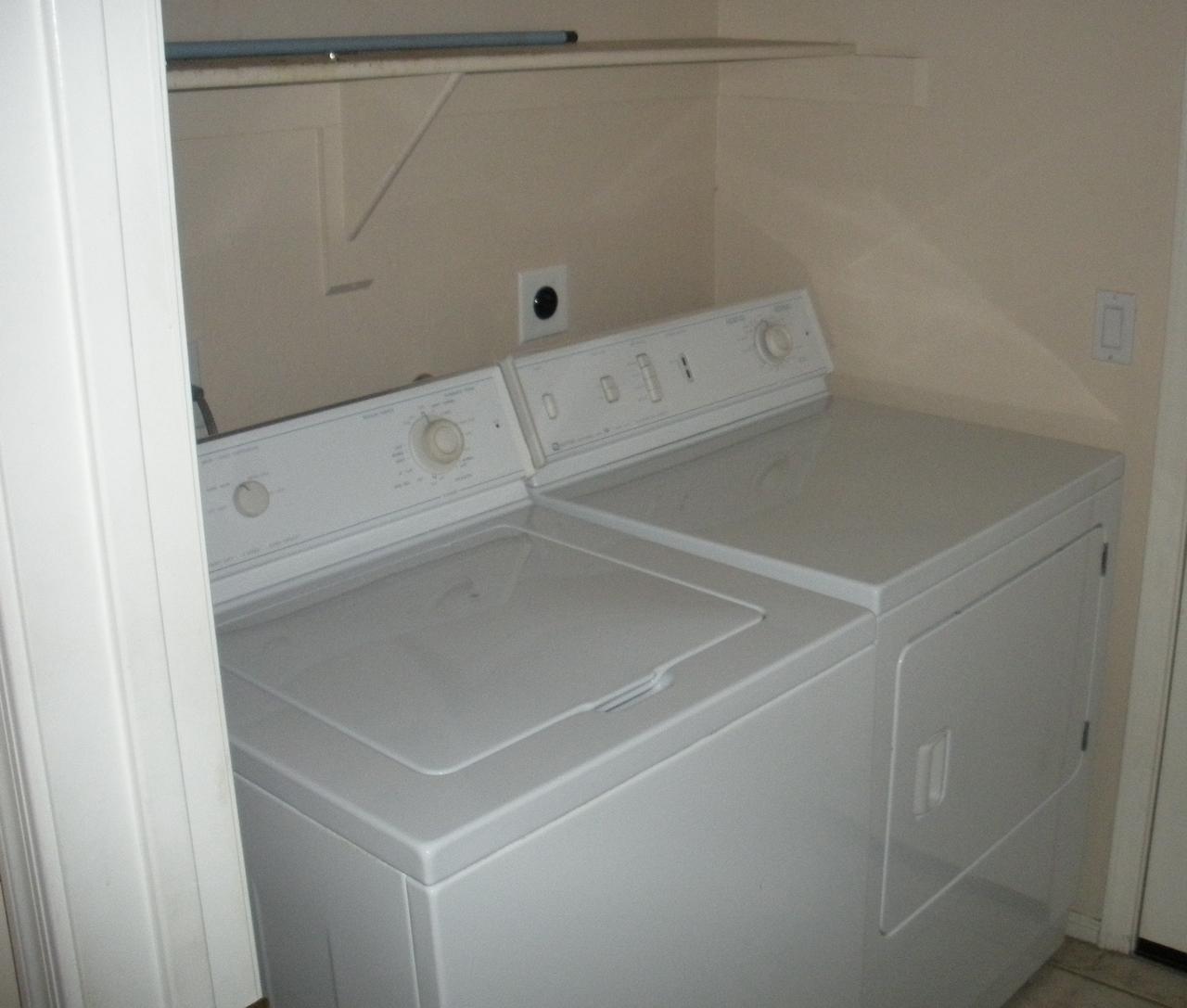 1238 East Presidio Road Phoenix, AZ 85022 - Photo 13 of 18 Washer - Dryer