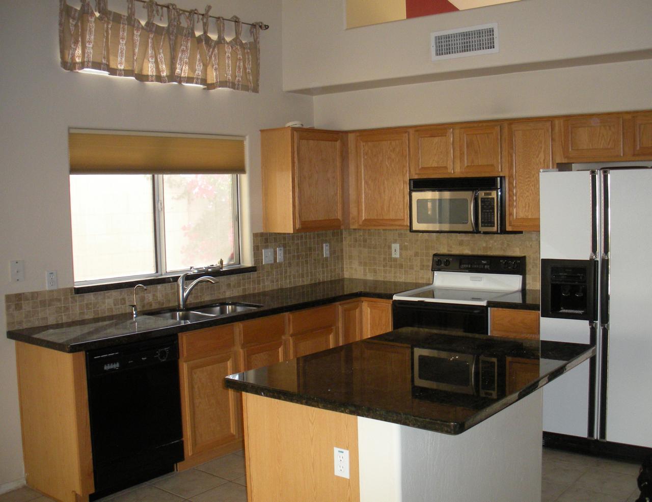 1238 East Presidio Road Phoenix, AZ 85022 - Photo 2 of 18 Kitchen