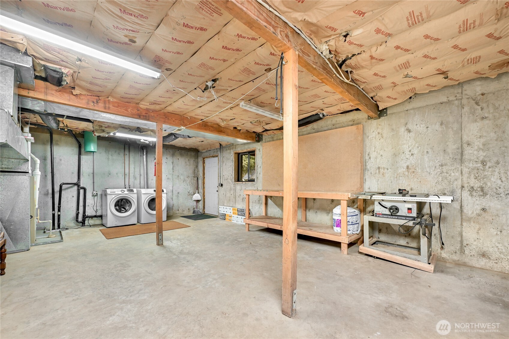 498 Summerland Road Bellingham, WA 98229 - Photo 28 of 40 a view of a car garage