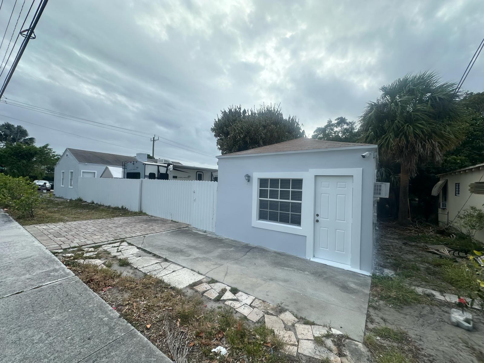 801 Hampton Road West Palm Beach, FL 33405 - Photo 24 of 28 Second Unit