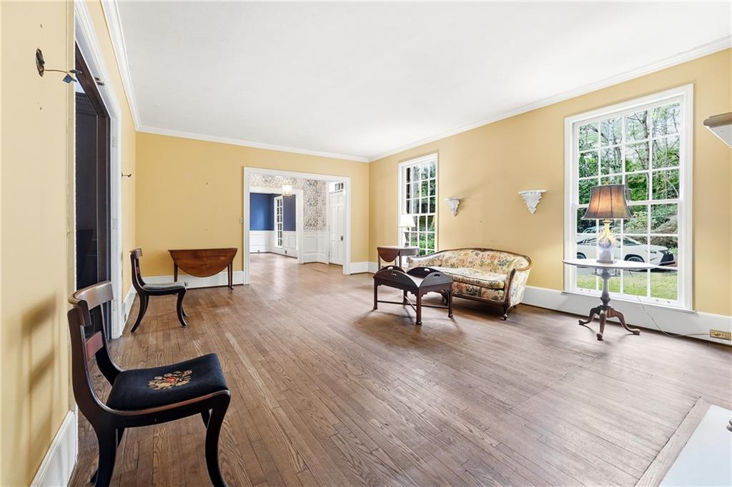 956 West Wesley Road Northwest Atlanta, GA 30327 - Photo 14 of 49 a living room with furniture and a window