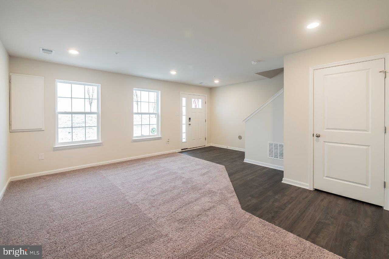 7064 Delegate Place Frederick, MD 21703 - Photo 4 of 53
