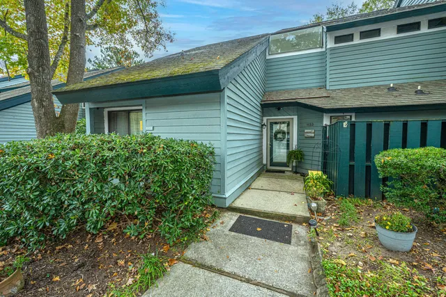 $465,000 | 1133 Hidden Cove Drive, Mount Pleasant, SC 29464