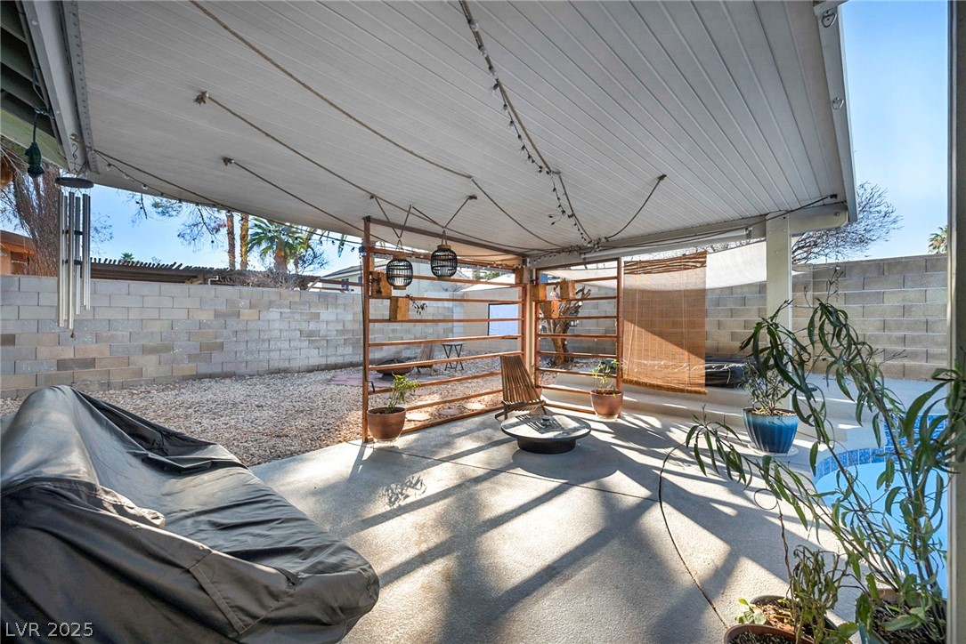 2472 Marlene Way Henderson, NV 89014 - Photo 9 of 43