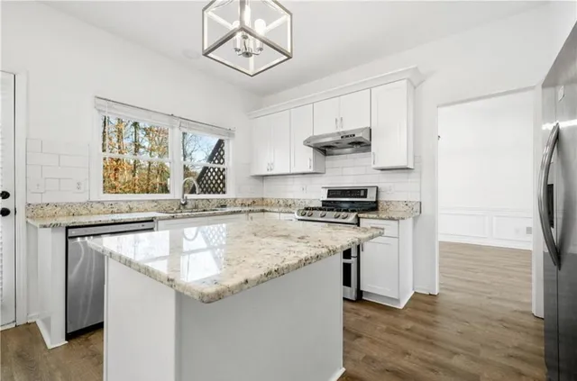 $3,400 | 10895 Glenbarr Drive, Johns Creek, GA 30097