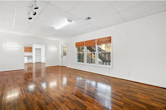 $3,400 | 10895 Glenbarr Drive, Johns Creek, GA 30097