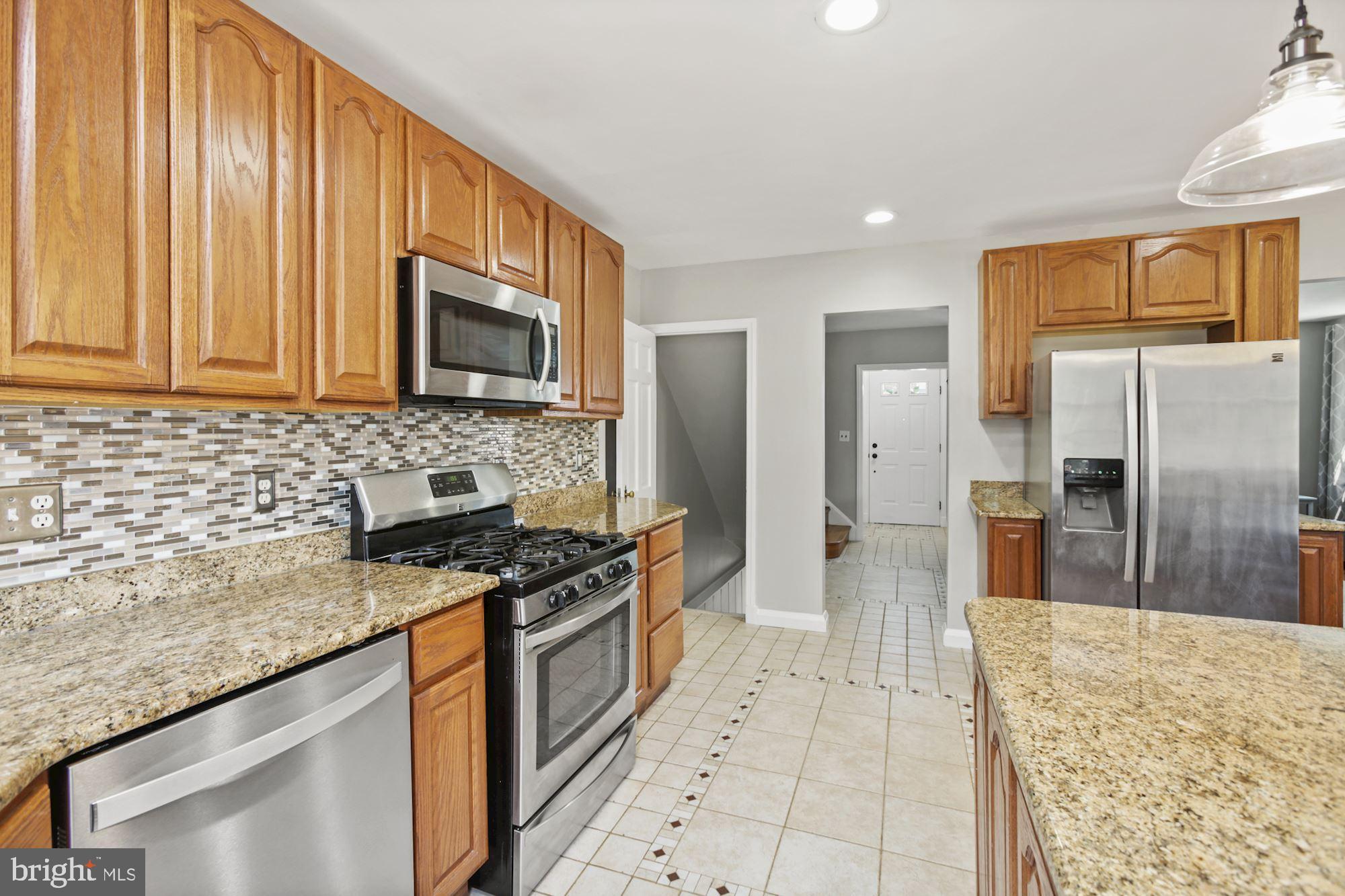 322 Greenlow Road Catonsville, MD 21228 - Photo 12 of 33 Decorative Backsplash