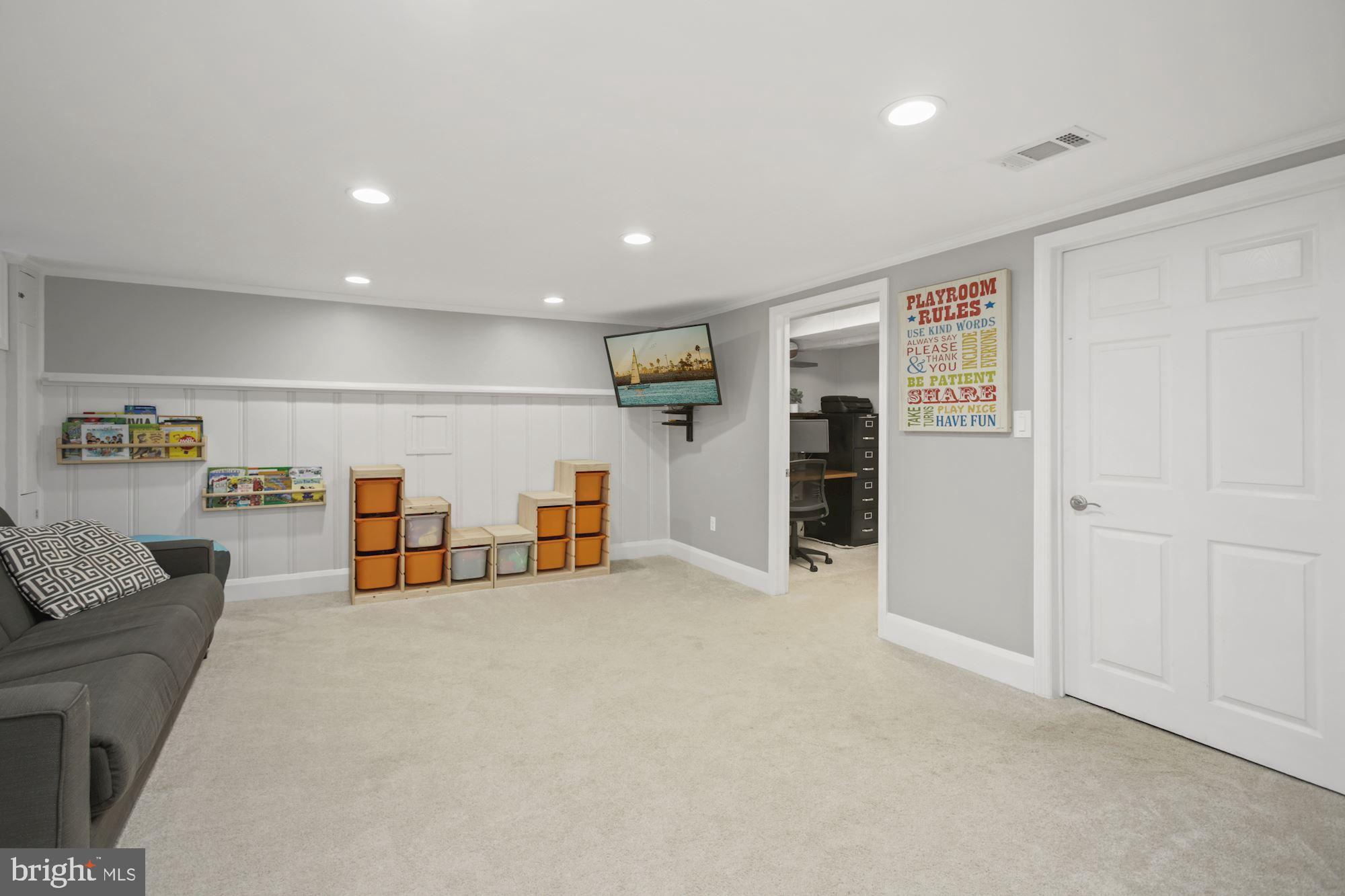 322 Greenlow Road Catonsville, MD 21228 - Photo 22 of 33 Family Room