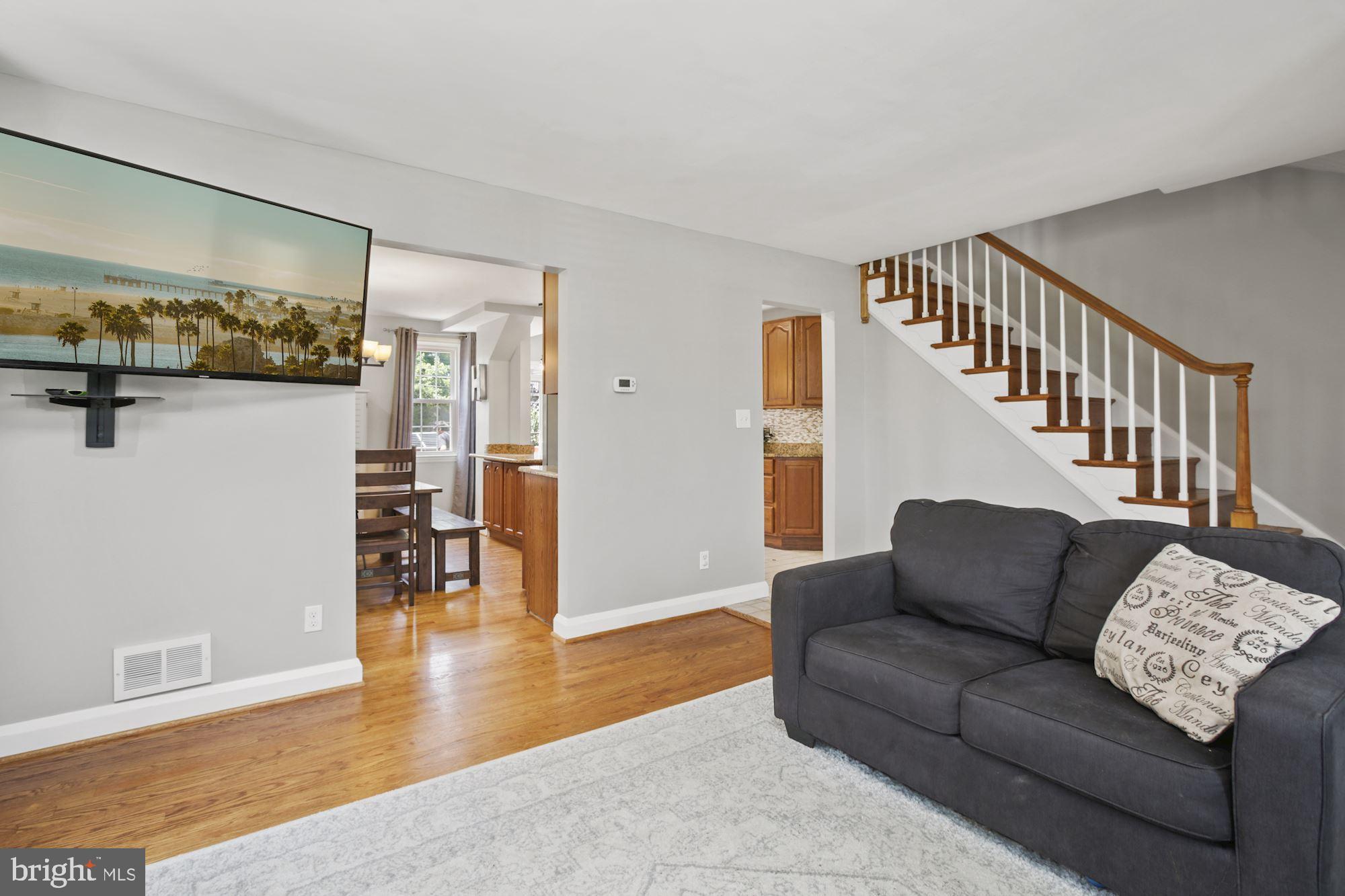 322 Greenlow Road Catonsville, MD 21228 - Photo 5 of 33 Living Room | Hardwood Floors