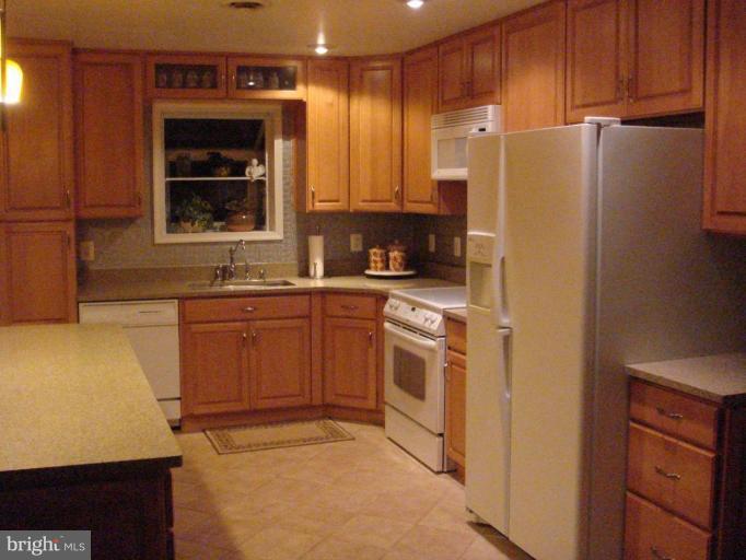 210 Old Magothy Bridge Road Pasadena, MD 21122 - Photo 19 of 21 Kitchen #3