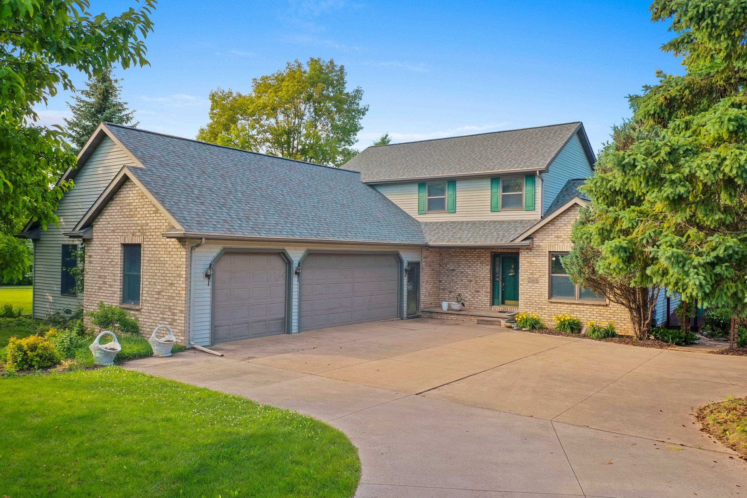 W2342 Valleywood Lane Appleton, WI 54915 - Photo 1 of 69