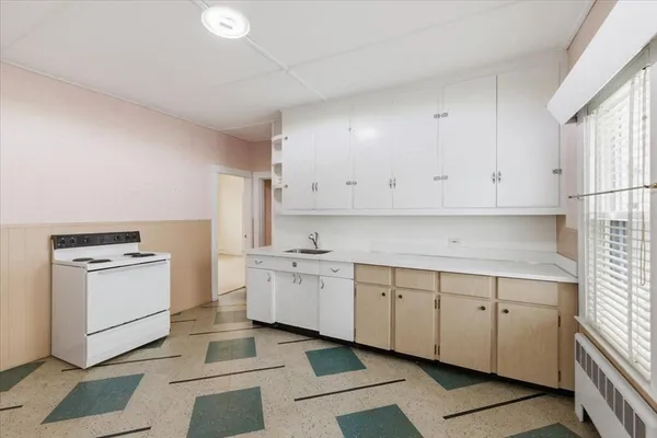 $899,999 | 270 Southern Artery, Quincy, MA 02169