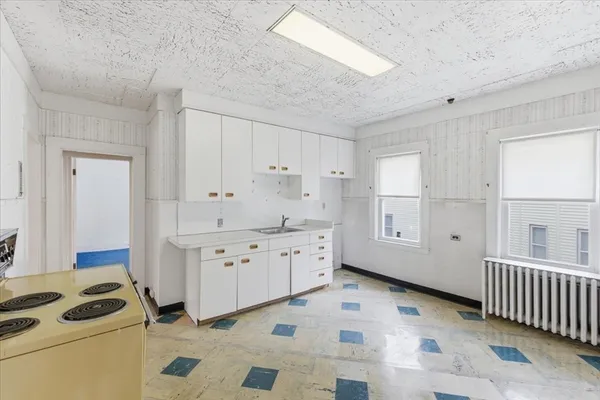 $899,999 | 270 Southern Artery, Quincy, MA 02169