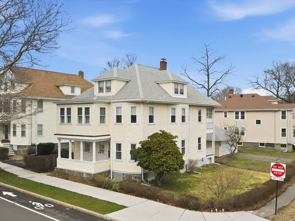 $899,999 | 270 Southern Artery, Quincy, MA 02169