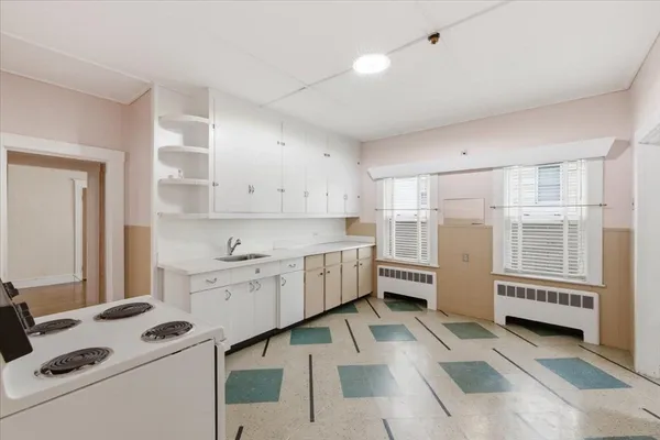 $899,999 | 270 Southern Artery, Quincy, MA 02169