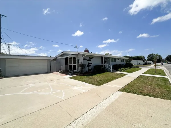 $4,000 | 2314 West 165th Street, Torrance, CA 90504
