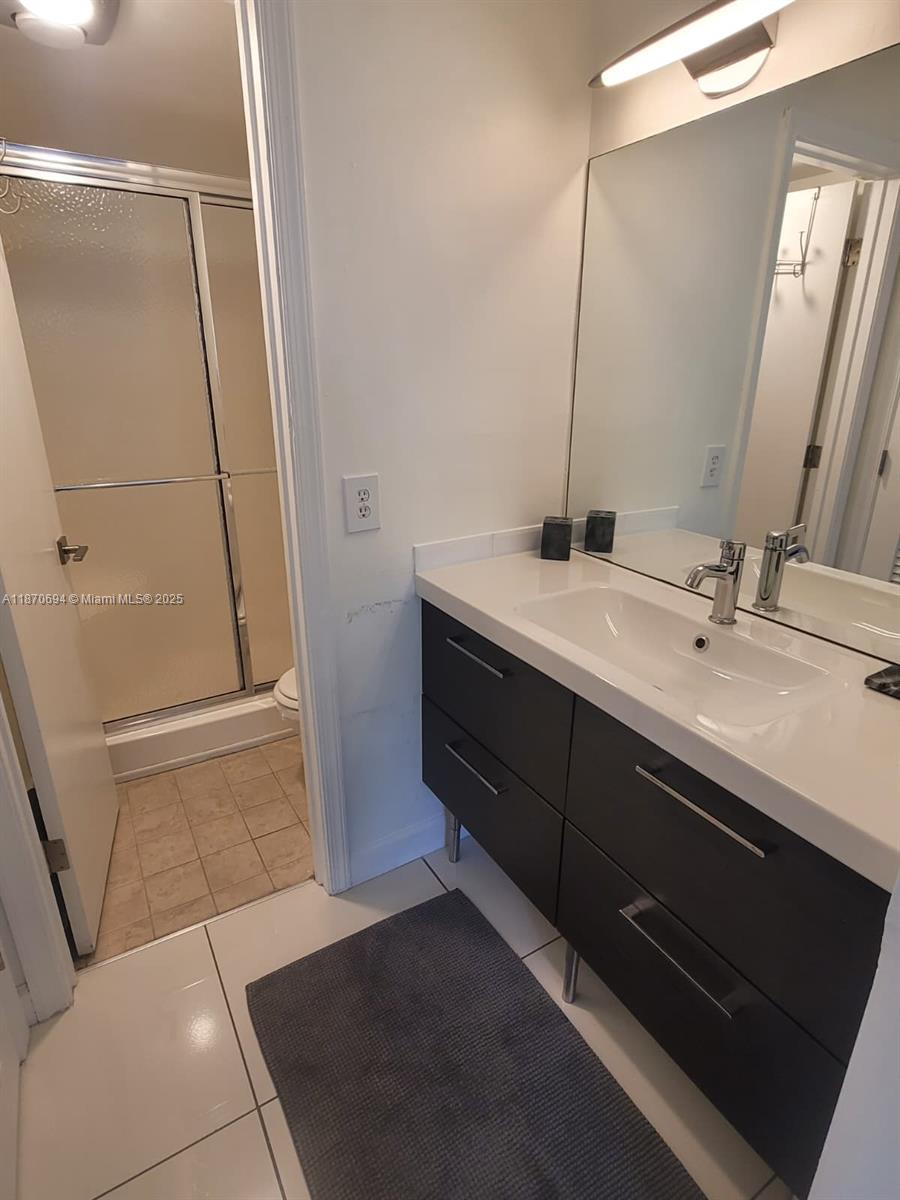 959 Southeast 2nd Avenue, Unit 209 Deerfield Beach, FL 33441 - Photo 15 of 19 Second Bathroom