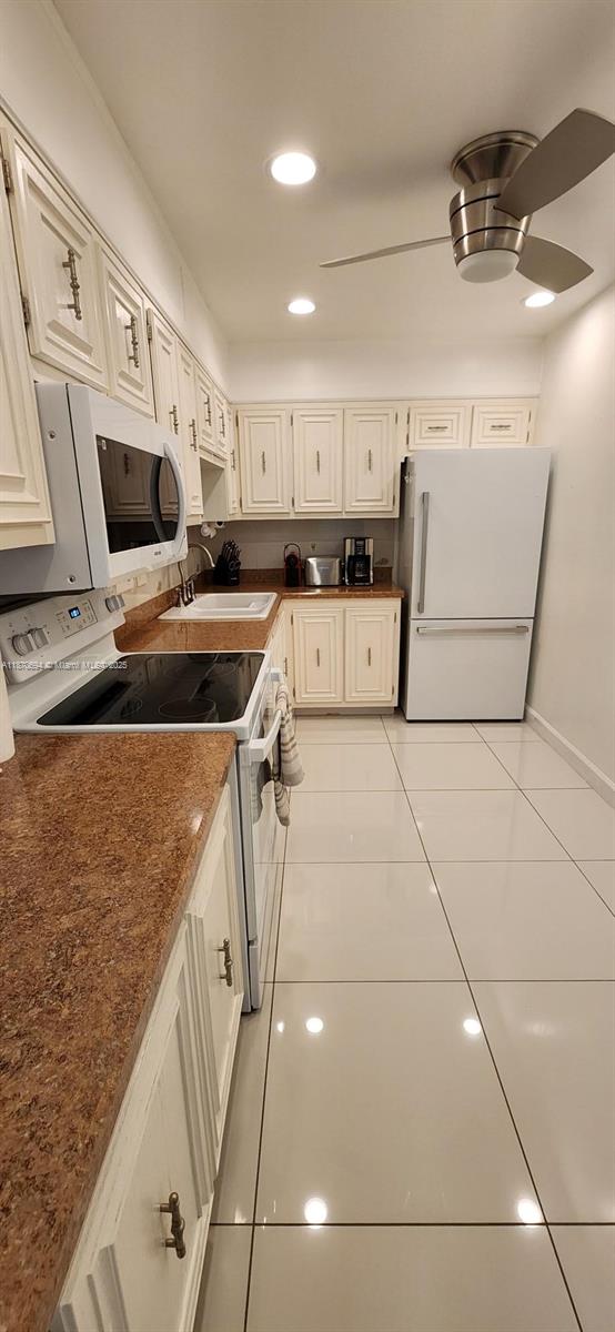 959 Southeast 2nd Avenue, Unit 209 Deerfield Beach, FL 33441 - Photo 2 of 19