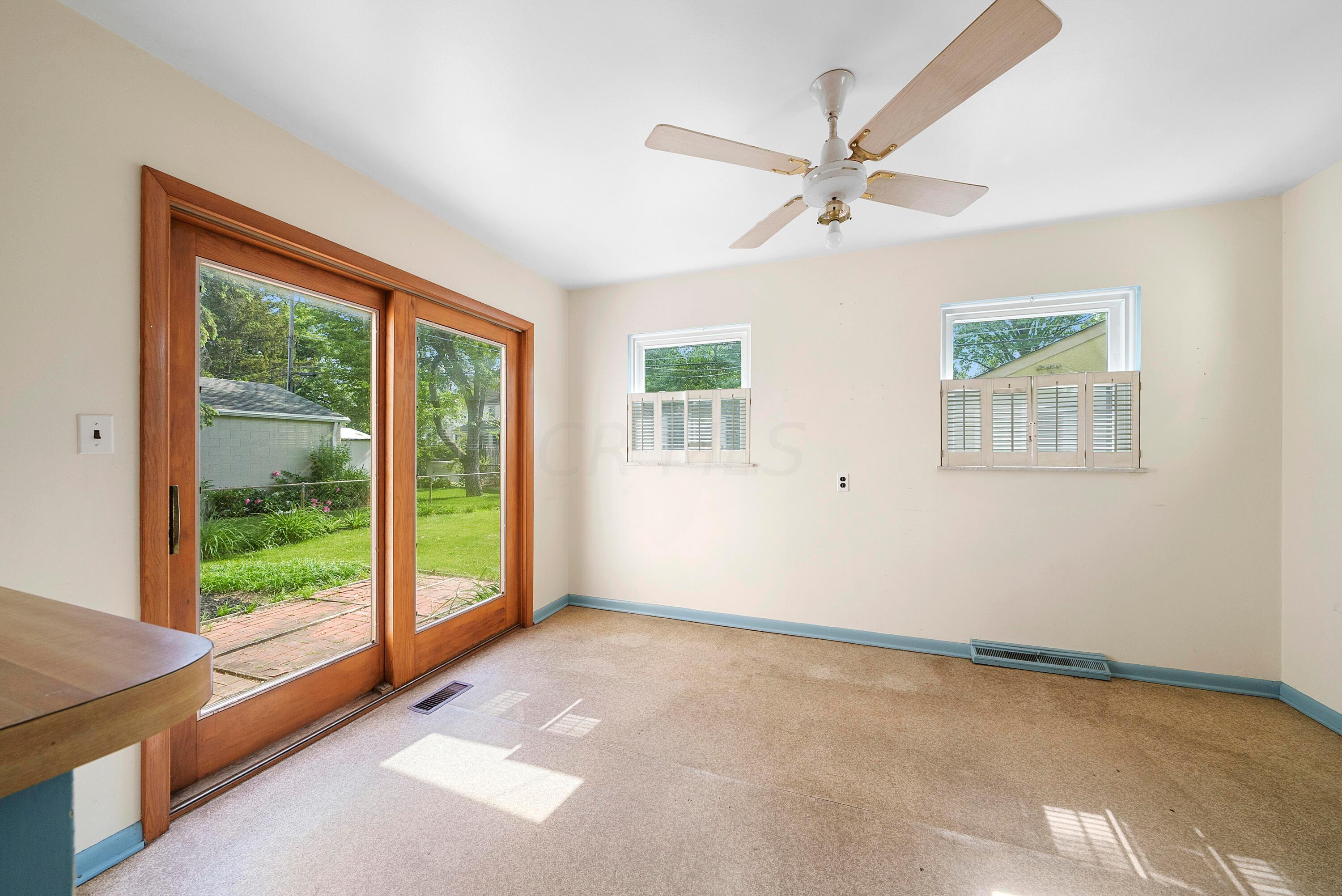 2676 Welsford Road Columbus, OH 43221 - Photo 11 of 30 ESpace