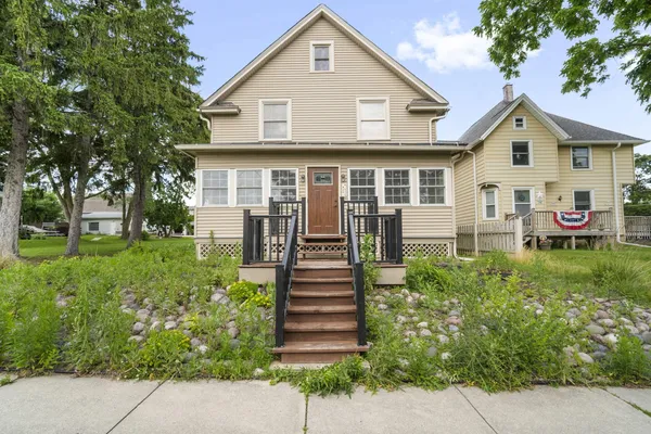 $449,900 | N88W16226 Park Boulevard, Menomonee Falls, WI 53051