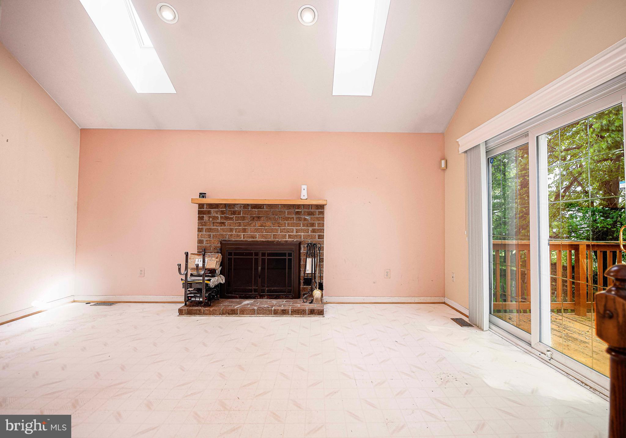 8819 Falcon Ridge Drive Randallstown, MD 21133 - Photo 14 of 38 Family Room