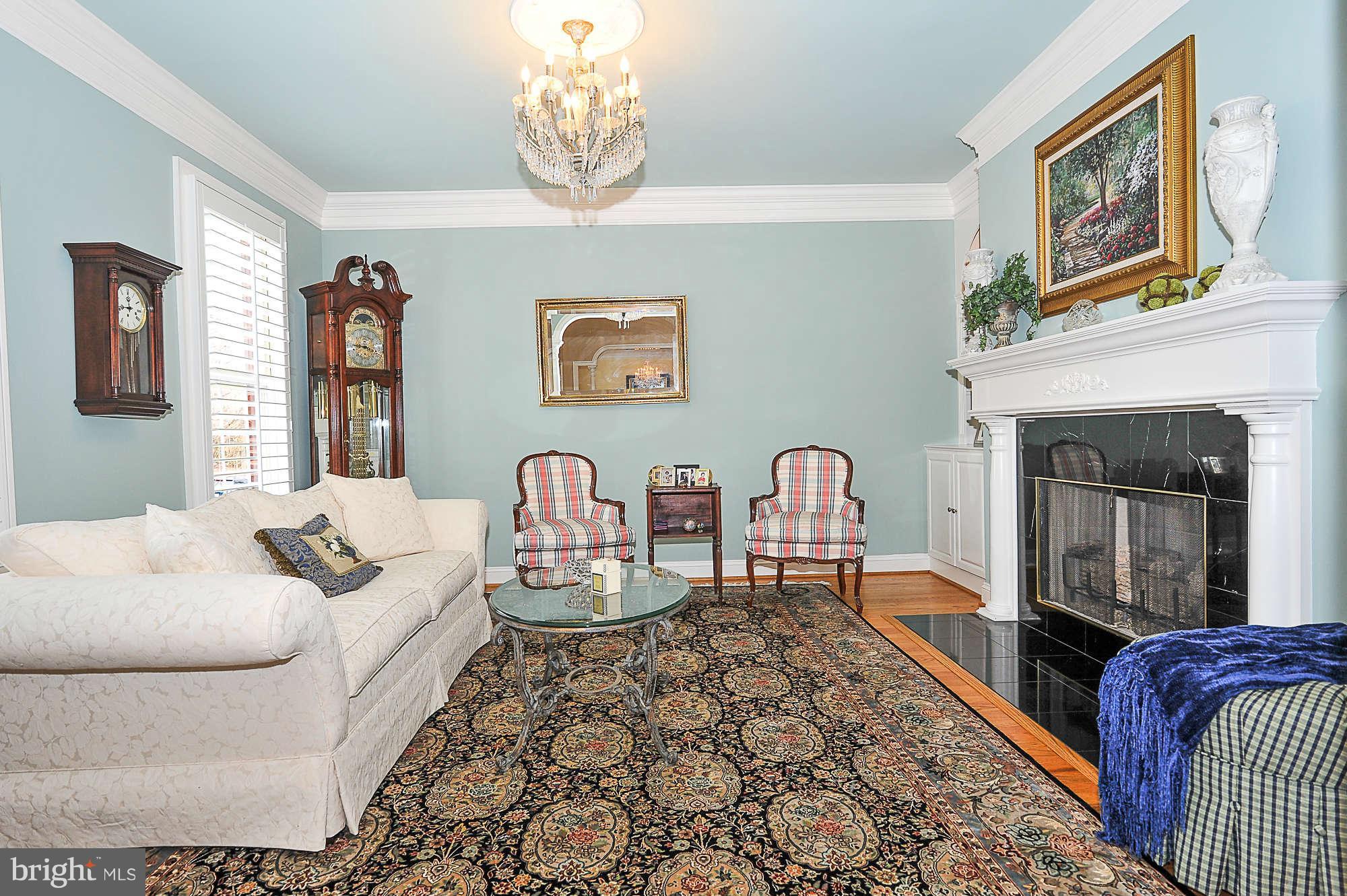10605 Hannah Farm Road Oakton, VA 22124 - Photo 3 of 30 Living Room
