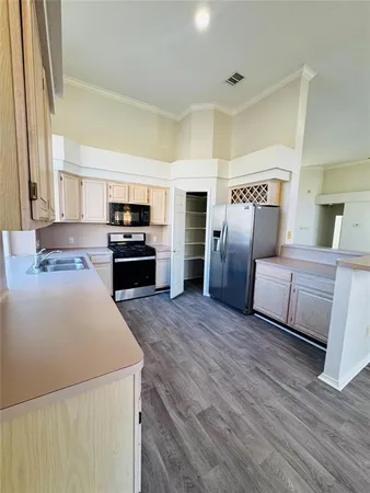 $2,500 | 8101 Teal Drive, Rowlett, TX 75088