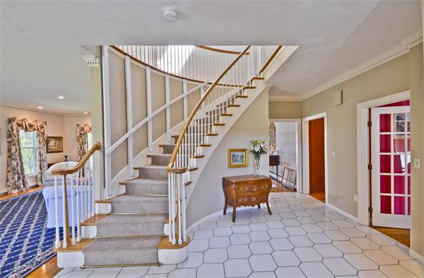 29 Solomon Pierce Road Lexington, MA 02420 - Photo 3 of 29 Gallery Image 3
