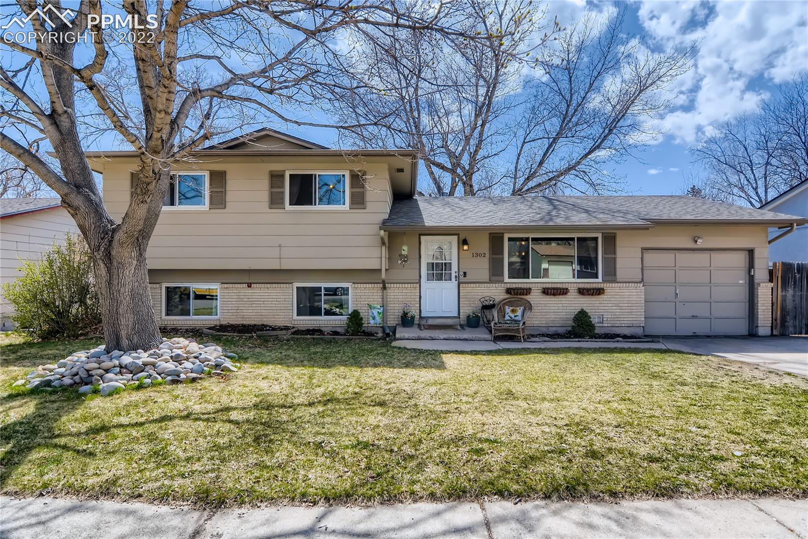 1302 Osgood Road Colorado Springs, CO 80915 - Photo 1 of 20