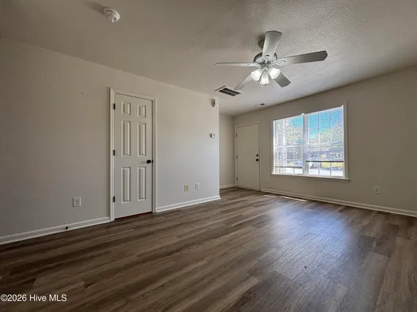 $1,100 | 60 Rainbow Drive, Unit 5, Jacksonville, NC 28546