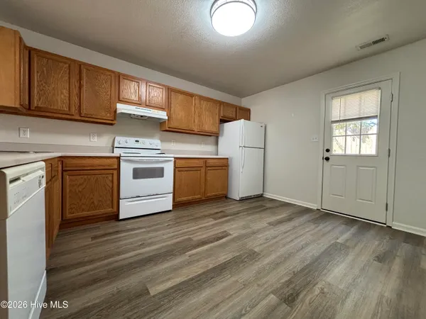 $1,100 | 60 Rainbow Drive, Unit 5, Jacksonville, NC 28546