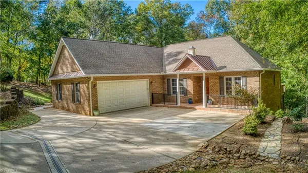 $799,900 | 906 Rocky Cove Lane, Denton, NC 27239