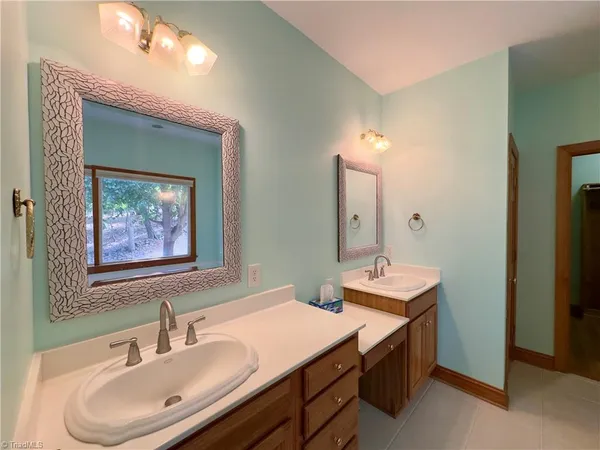 $799,900 | 906 Rocky Cove Lane, Denton, NC 27239