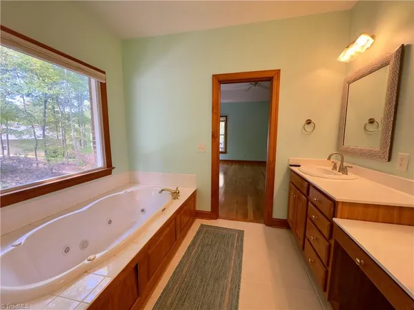 $799,900 | 906 Rocky Cove Lane, Denton, NC 27239