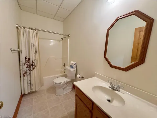 $799,900 | 906 Rocky Cove Lane, Denton, NC 27239