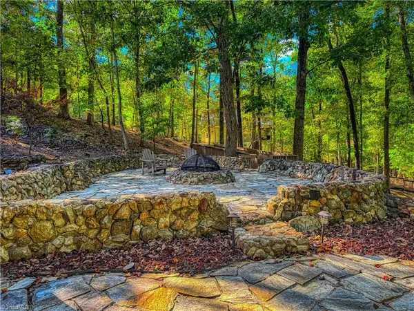 $799,900 | 906 Rocky Cove Lane, Denton, NC 27239