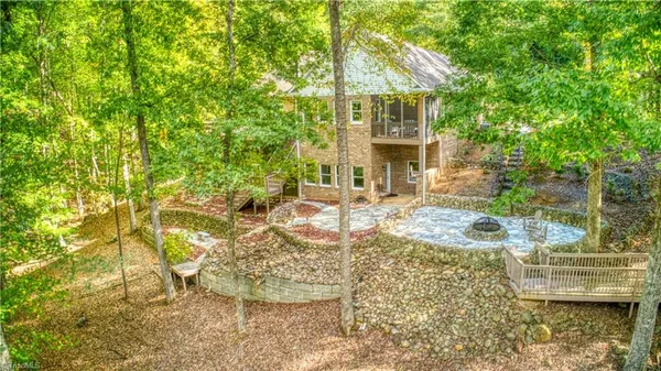 $799,900 | 906 Rocky Cove Lane, Denton, NC 27239