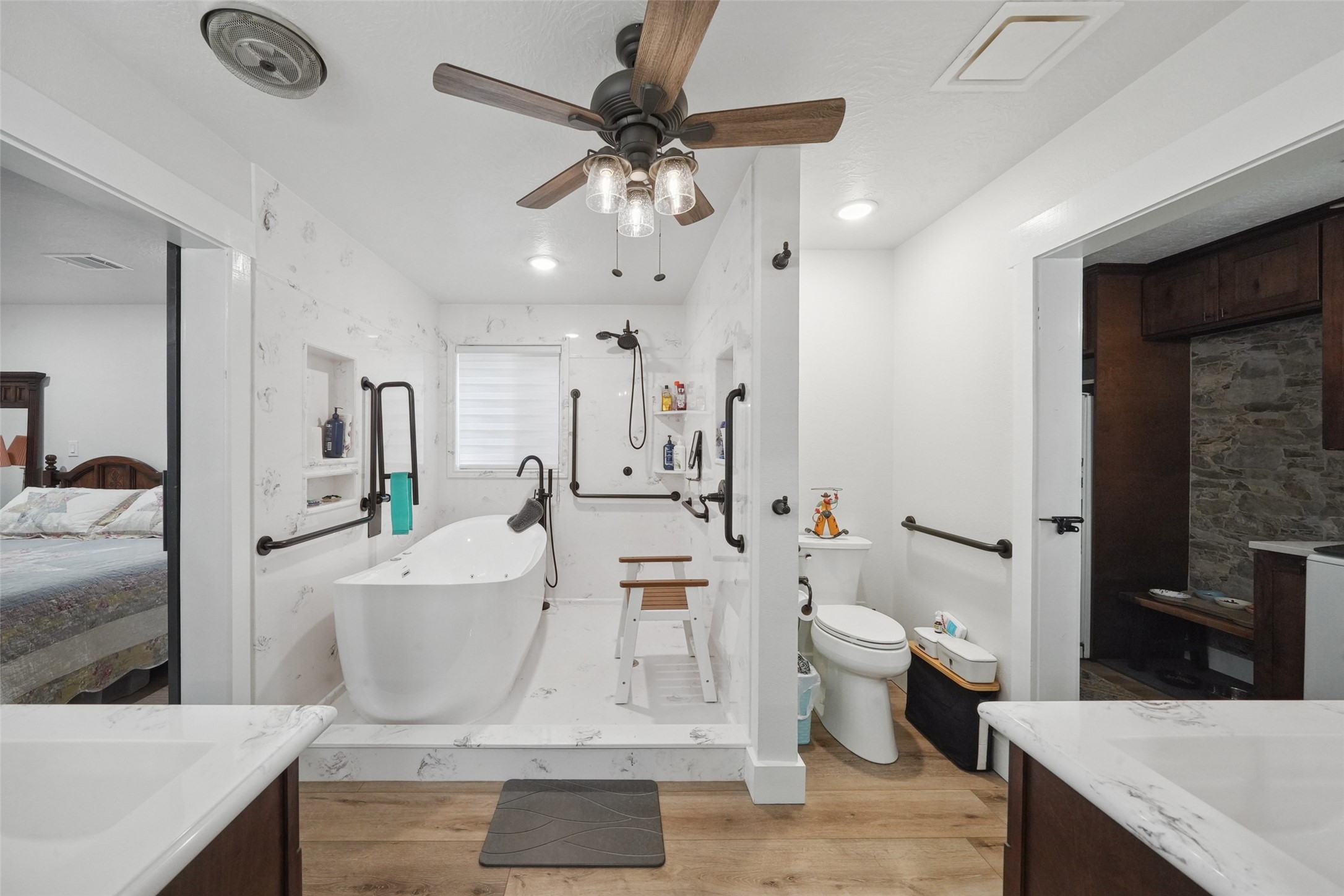 4924 County Road 4263 Marquez, TX 77865 - Photo 22 of 50 a living room with furniture and a chandelier