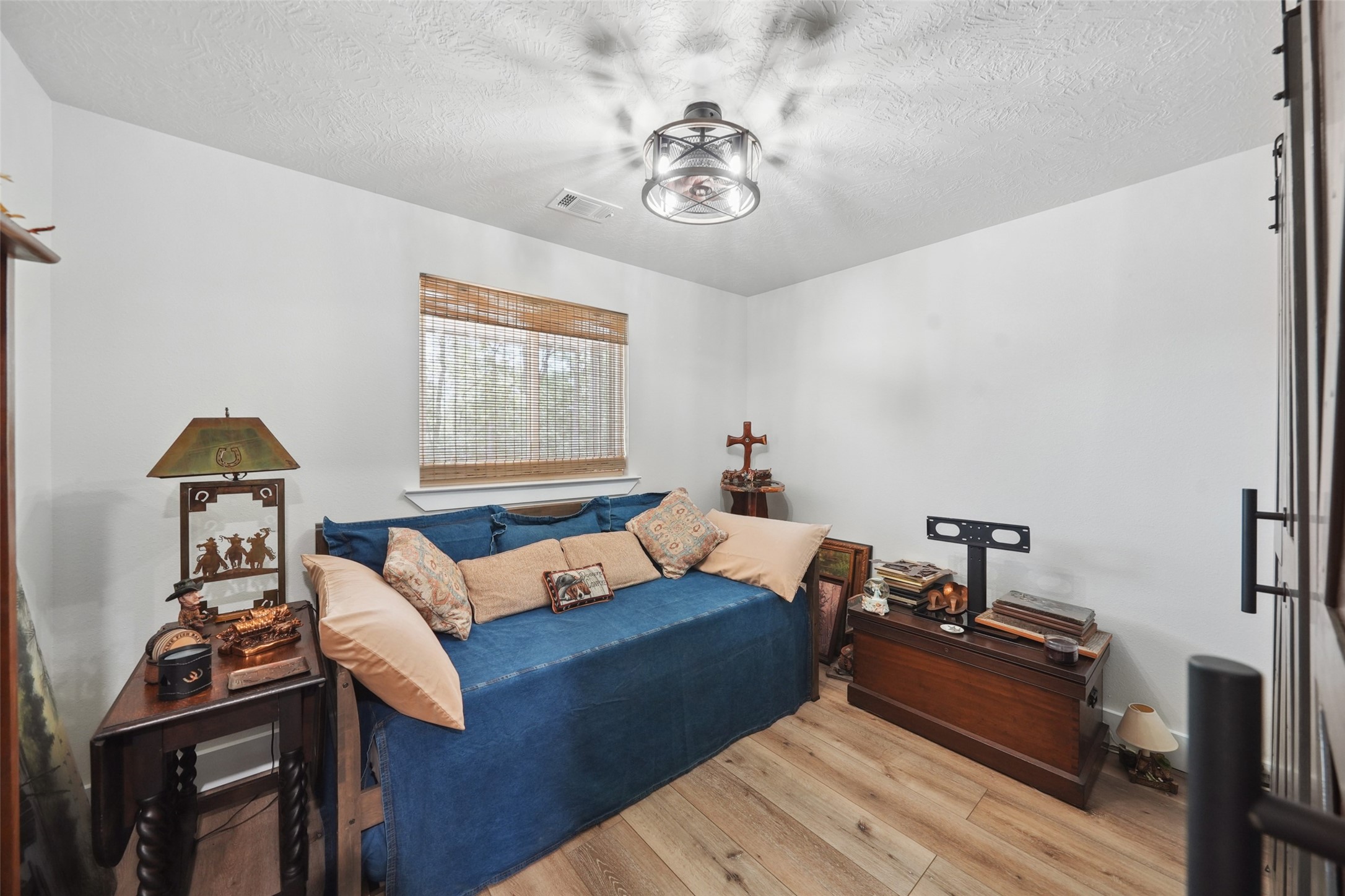 4924 County Road 4263 Marquez, TX 77865 - Photo 24 of 50 a living room with furniture and a window