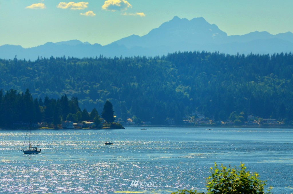 772 Northwest Riddell Road Bremerton, WA 98310 - Photo 2 of 9 Gallery Image 2