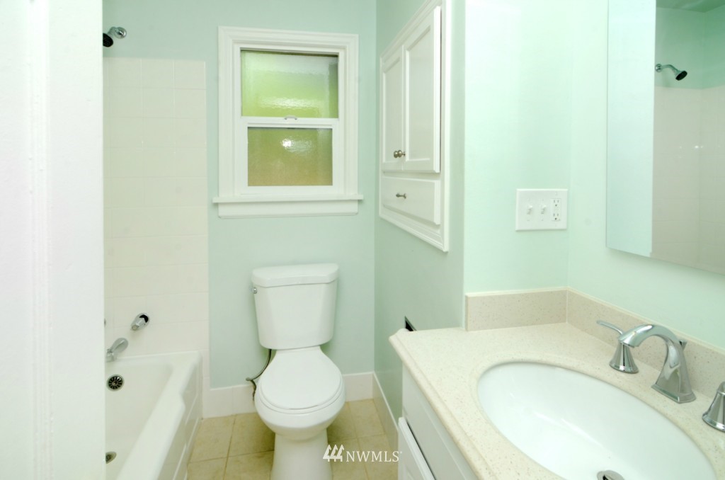 772 Northwest Riddell Road Bremerton, WA 98310 - Photo 6 of 9 Gallery Image 6
